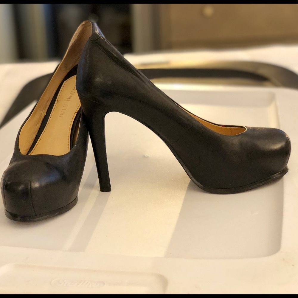 Gianni Bini Platform Heels - Size 6.5